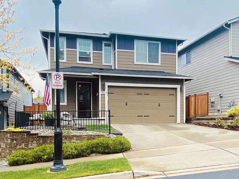 7744 20th Ln SE — Photo 1