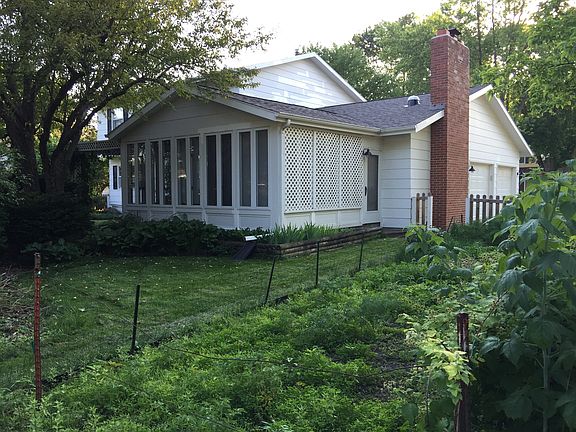 3rd image of 1308 McKinley Dr