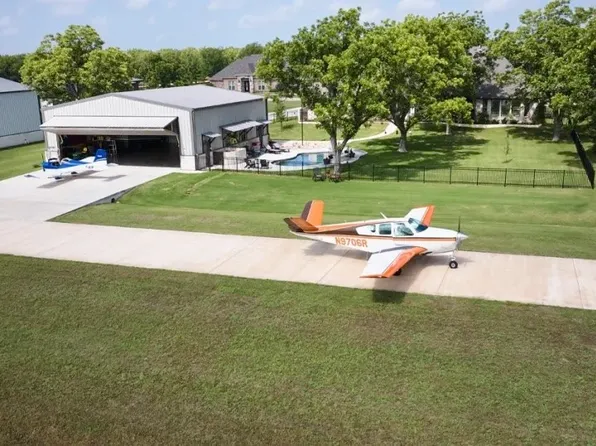 1501 Earhart Dr, Granbury, TX 76049