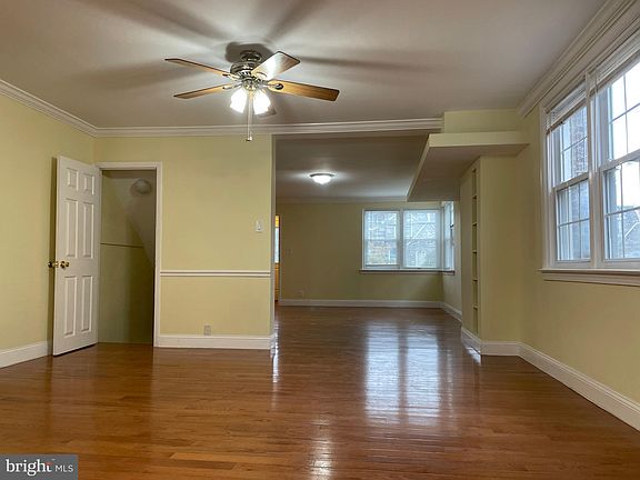 4th image of 1309 Knorr St