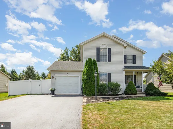 226 Farmhouse Ln, Palmyra, PA 17078