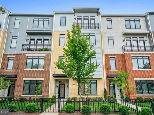 1018 Ribbon Limestone Ter SE, Leesburg, VA 20175