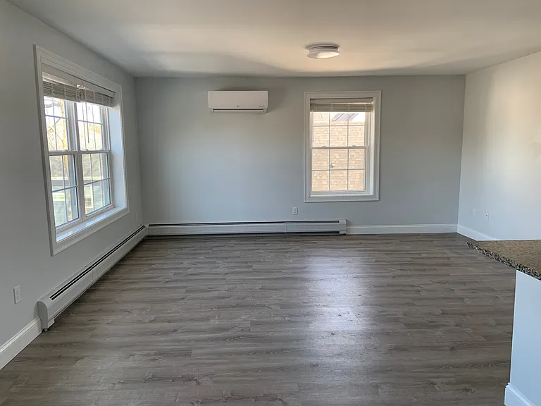 690 Main St #100 — Photo 2