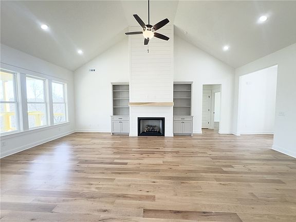 2nd image of 7 Torran Ln