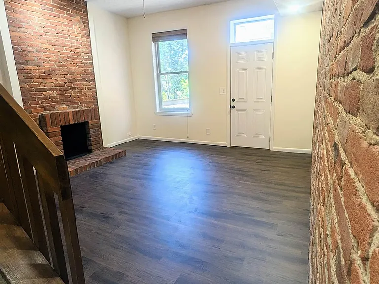 1619 Mansfield St — Photo 13
