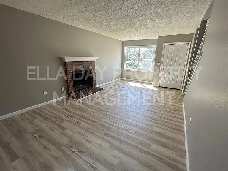 9118 E Funston St #101 — Photo 3