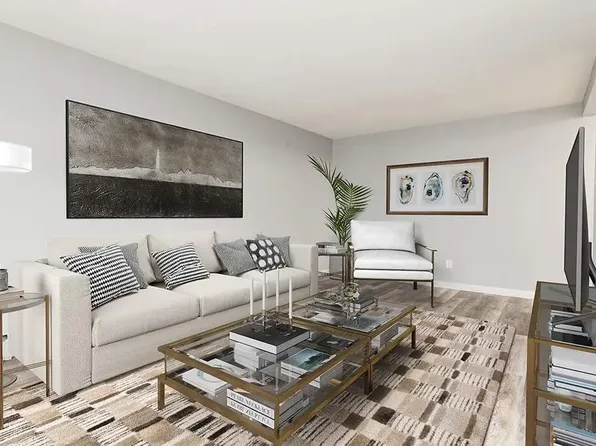 11037 83rd St NW #204, Edmonton, AB T5H 1M4