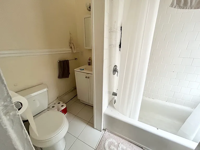 39 Hemenway St #20 — Photo 6