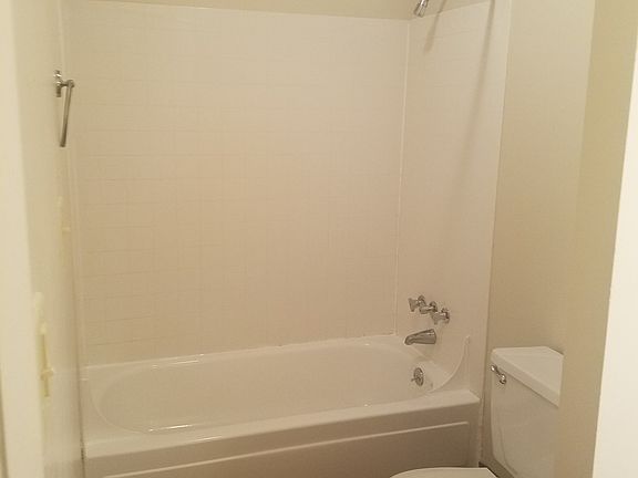 5th image of 2091 Maverick Dr APT F