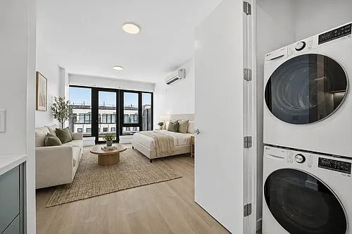 2363 Bedford Ave #706 Photo 1