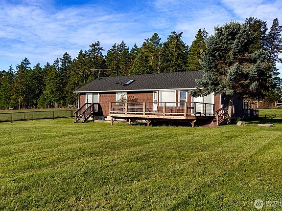 4th image of 549 Davis Bay Road