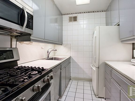 4th image of 400 E 56th St APT 6S