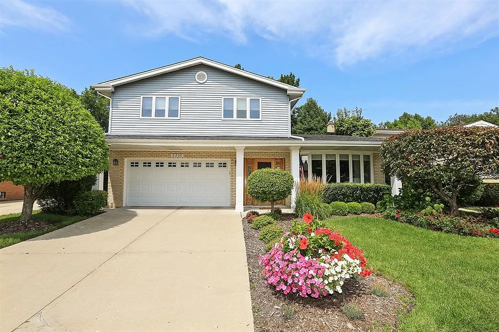 8200 W Gregory St photo 1