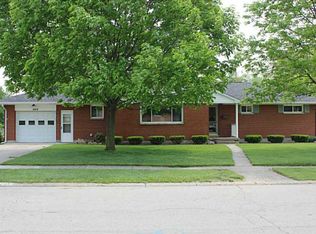 202 Beckenham Rd, Englewood, OH 45322