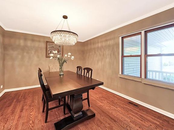 3rd image of 436 Chesterfield Ln