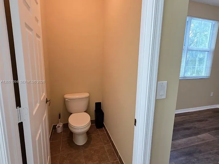 2851 W Prospect Rd #404 — Photo 8