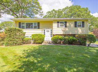 1 Brentwood Dr, New City, NY 10956
