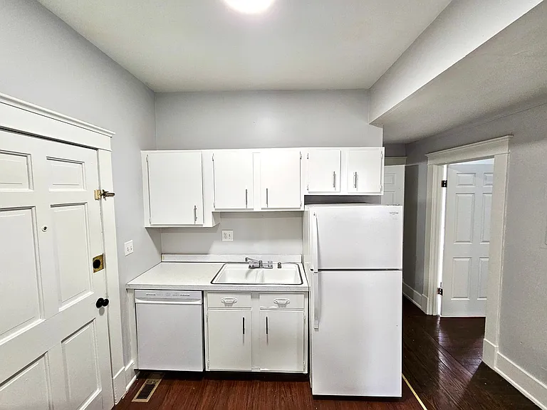 1406 S. 1st Street — Photo 12