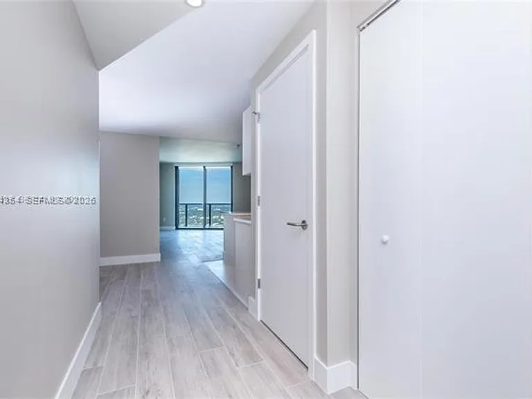 501 NE 31st St #3910 — Photo 5