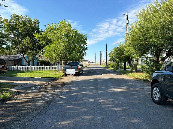 4th image of 2732 Houston Ave