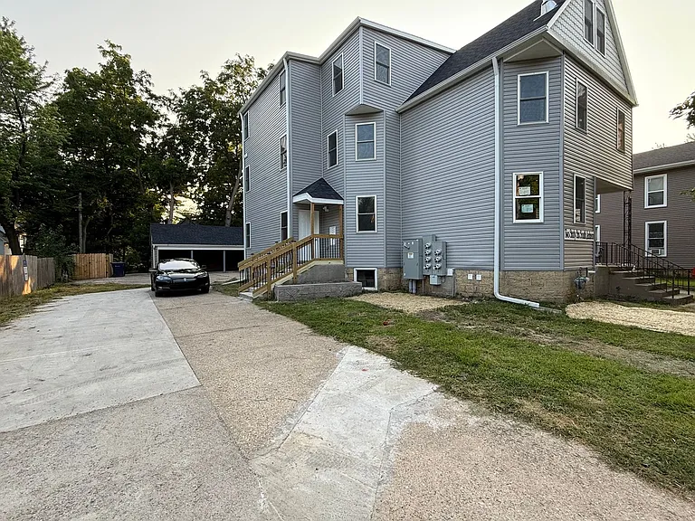 266 S Jackson St — Photo 1