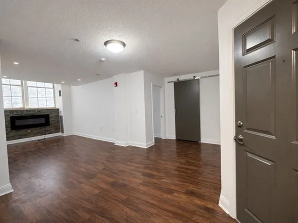 200 Market St Unit 3409, Lowell, MA 01852