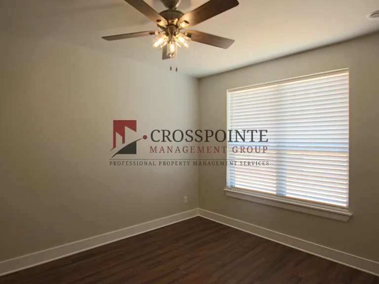 731 Freedom Way — Photo 3