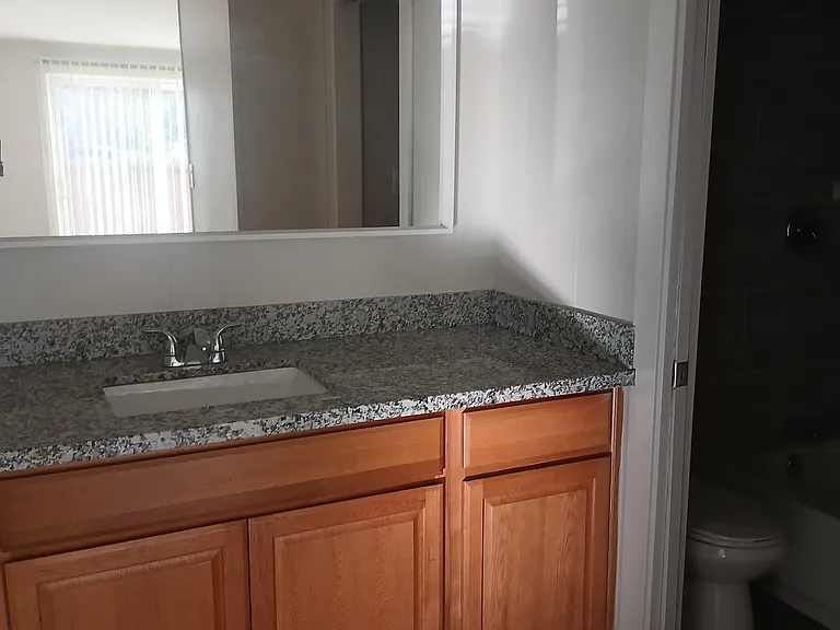 1841 E 8th St #3 — Photo 12