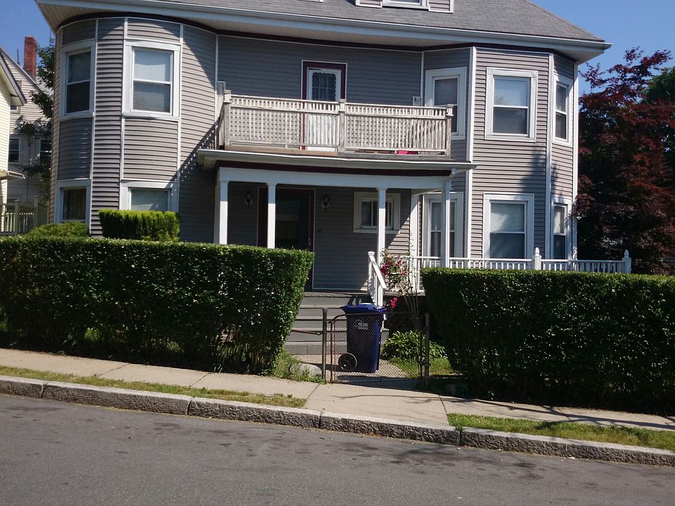 2nd image of 47 Larchmont St
