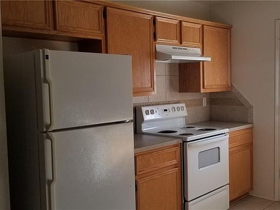 5th image of 1302 Cinch Dr #B