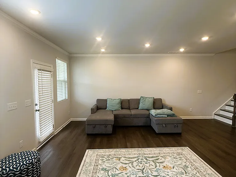 1115 Aberleigh Ln — Photo 4