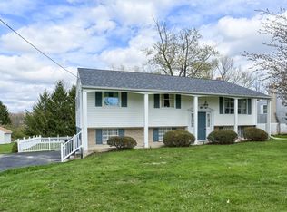 1829 Powder Mill Rd, York, PA 17402
