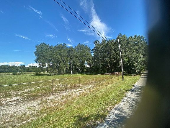 3rd image of 4703 Garden Ln