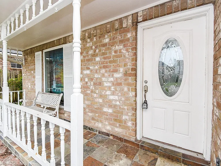 1709 Beaver Springs Ct — Photo 4