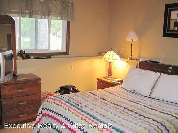 5th image of 5806 26th St W