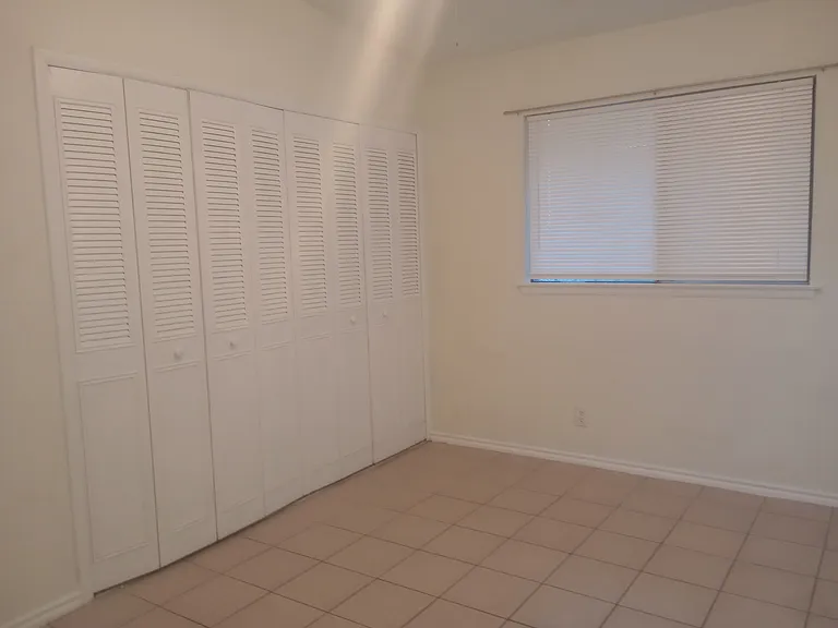 5130 Village Grn #A — Photo 12