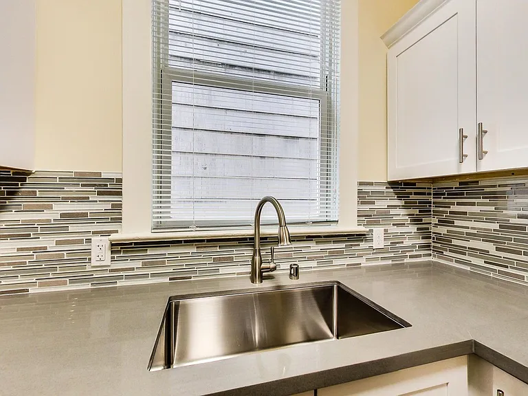 1160 Pine St #2 — Photo 9