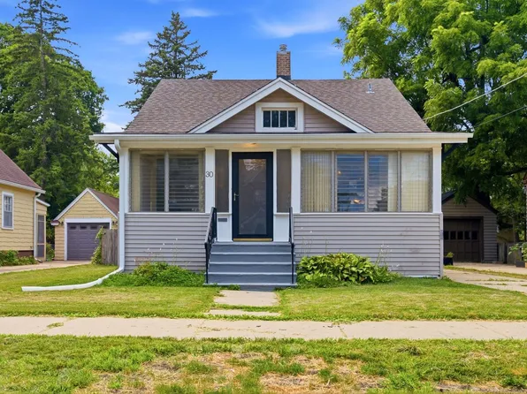 30 S Commonwealth Ave, Elgin, IL 60123