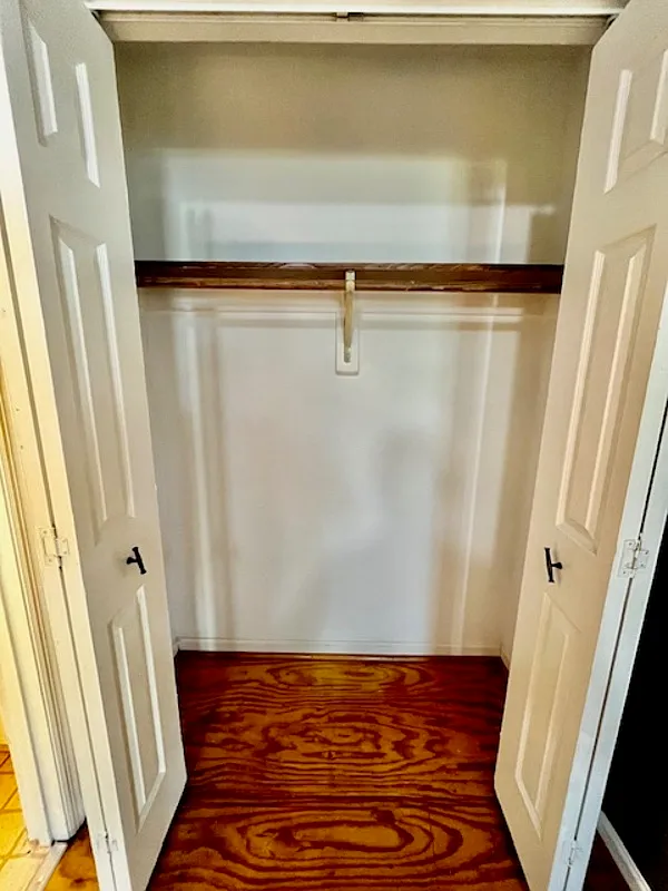 Studio, 1.0 bath, 350 sqft, $695 — Photo 4