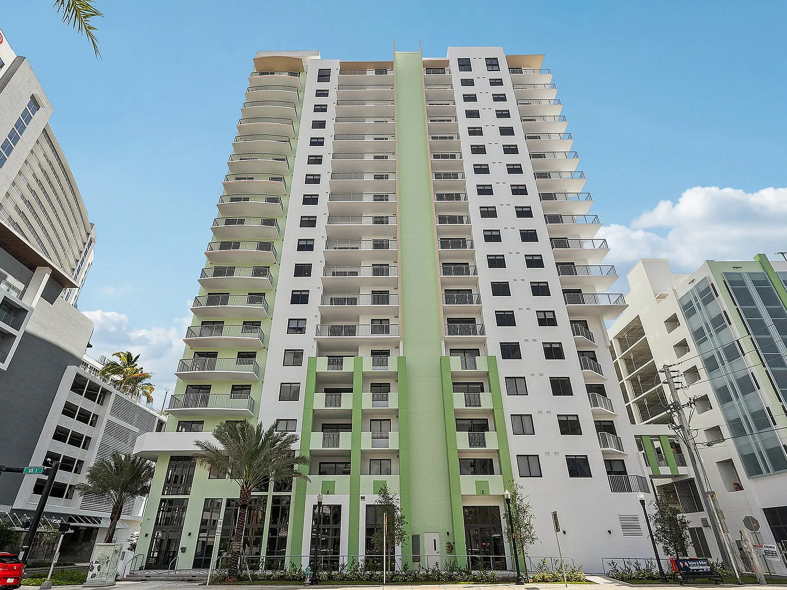 The Tropic — Photo 3