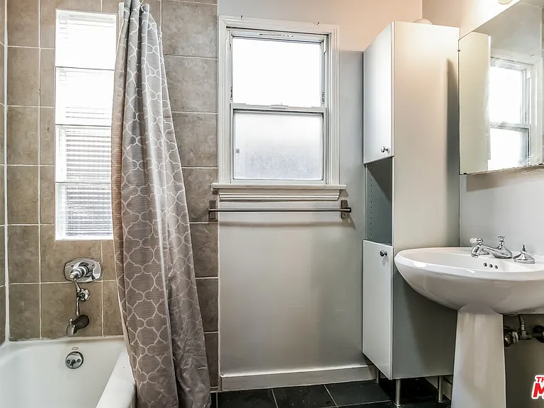 801 Brooks Ave — Photo 16