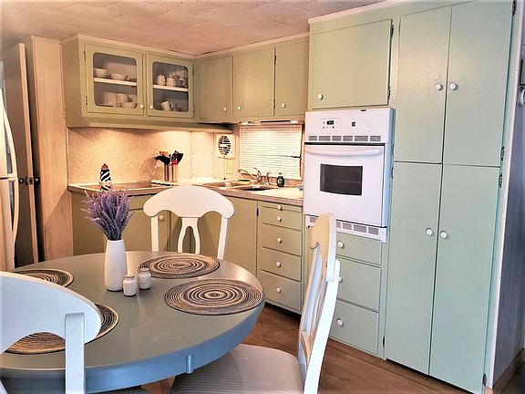 4th image of 209 Lark Drive #L