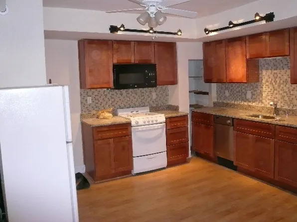 1064 Beacon St, Brookline, MA