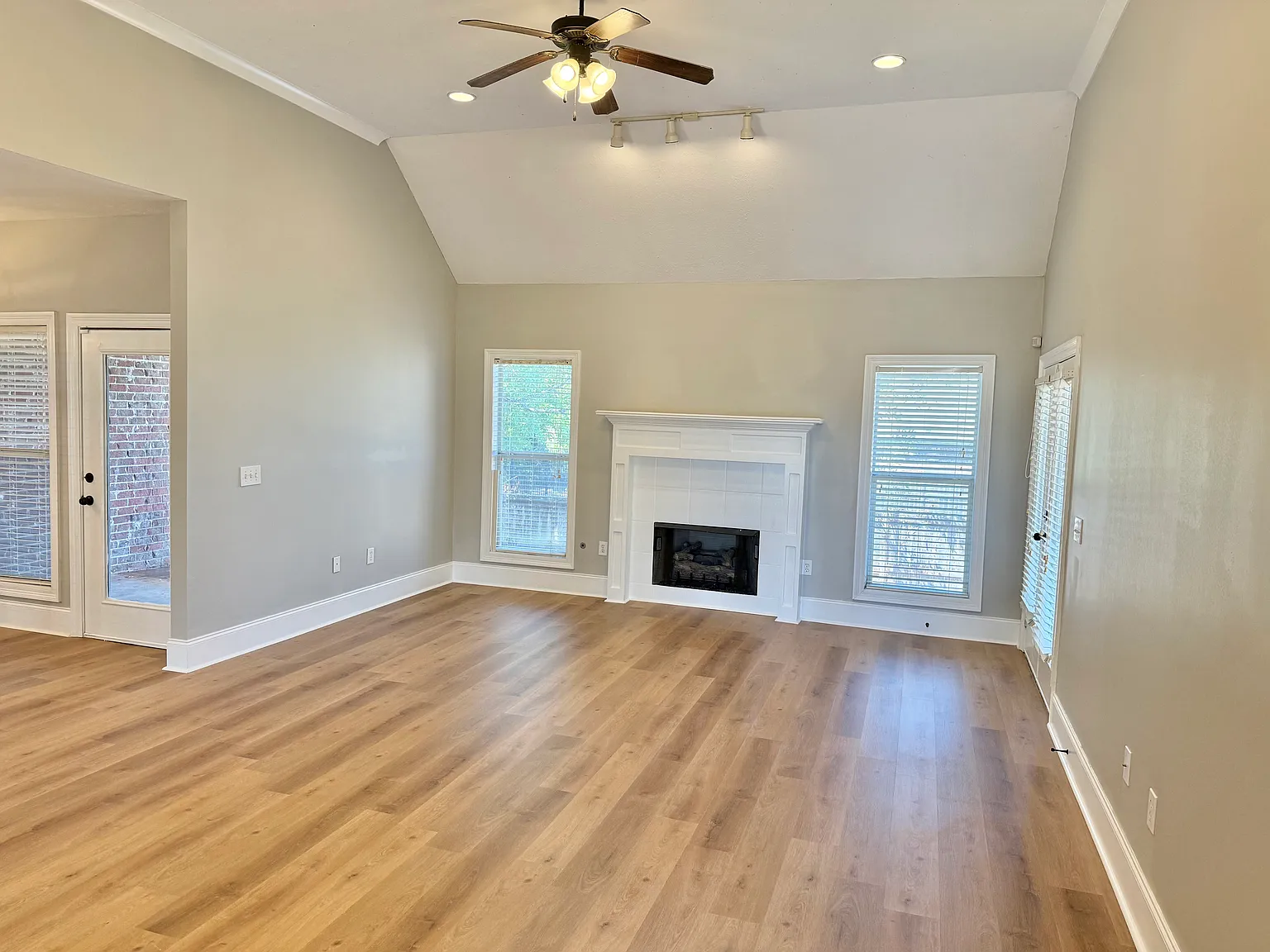 3 bed, 1708 sqft, $2,500 — Photo 4