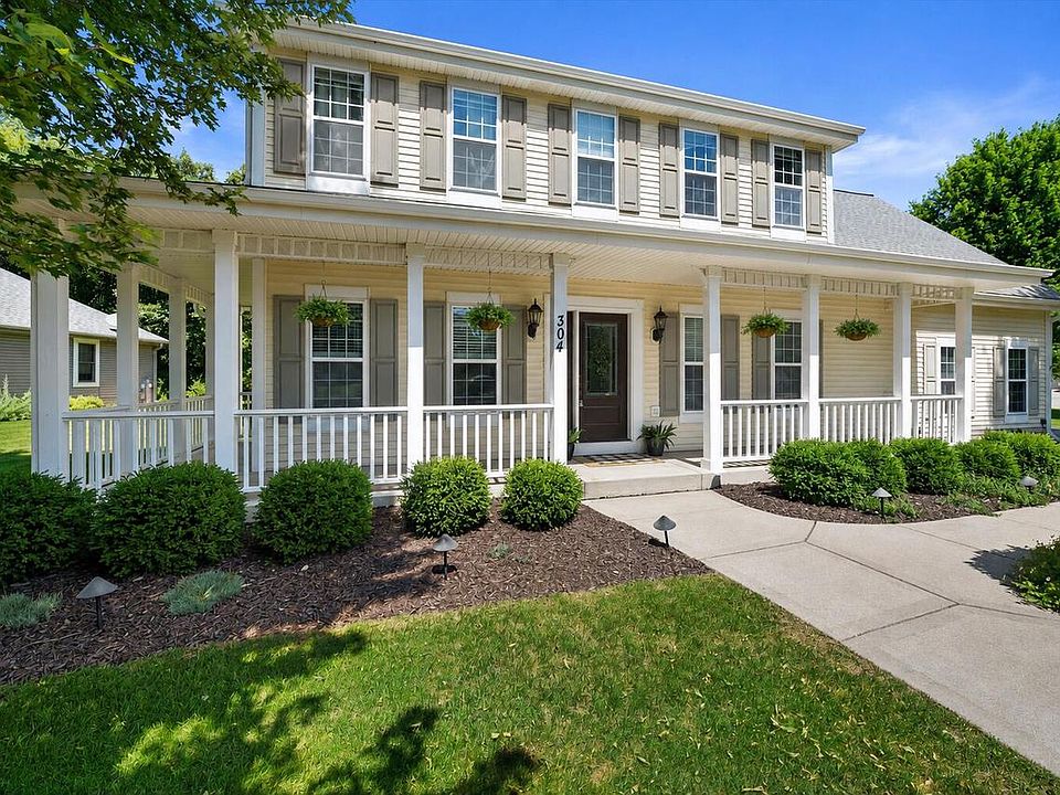 1st image of 304 Woodlands COURT