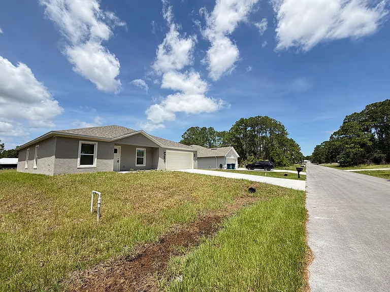 2614 Palomar Ave SE — Photo 3