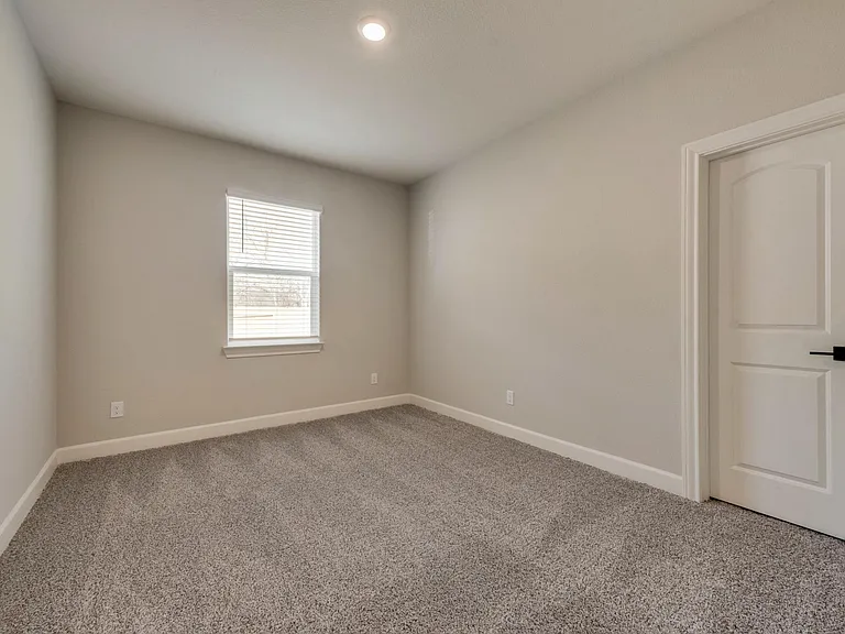 800 Jackel Dr — Photo 13