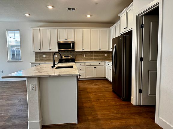 5th image of 3261 Orso Grande St