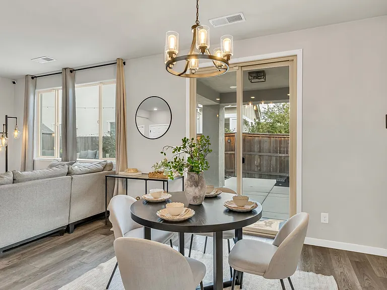 800 Daggerwing Ct — Photo 17