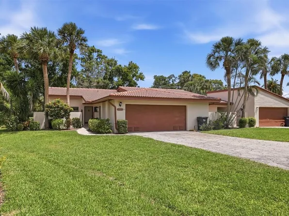 6403 Pelican Dr, Bradenton, FL 34210